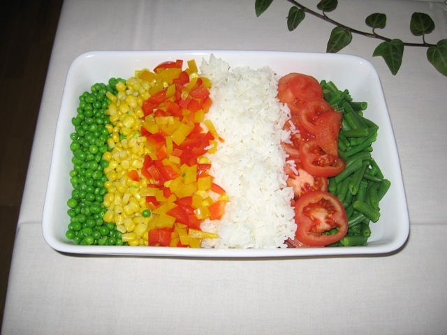 Fad med grøntsager og ris
