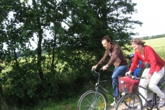 Morten, Viggo og Mona på cykeltur